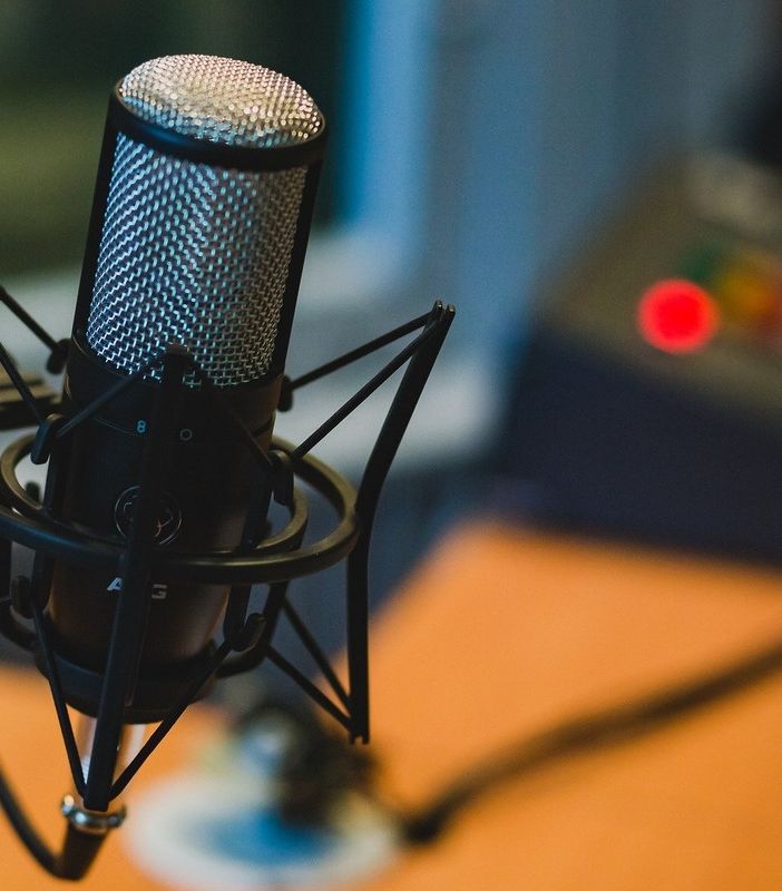 microfono di registrazione per un podcast