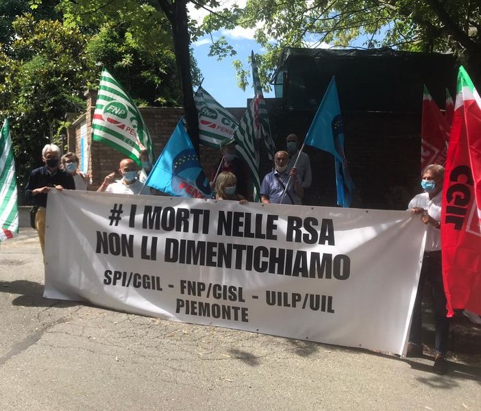Rsa, la denuncia dei pensionati: “La strage degli anziani si poteva evitare, si è scelto di far morire i nonni” [VIDEO]