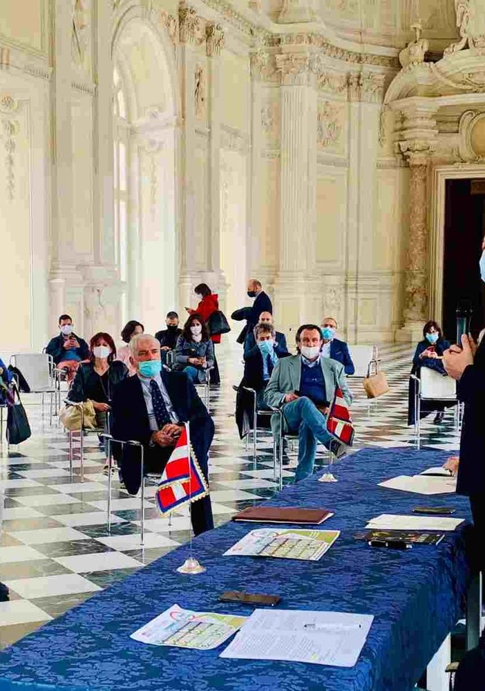 Soldi agli alberghi per i dehors e pacchetti vacanze con 2 notti gratis: il Piemonte investe 40 milioni sul turismo