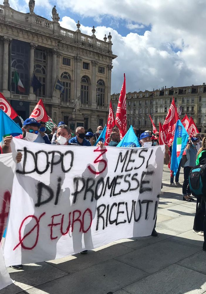 Il dramma dei lavoratori dei treni: &quot;Da marzo senza un euro, non possiamo permetterci un piatto di pasta&quot; [VIDEO]