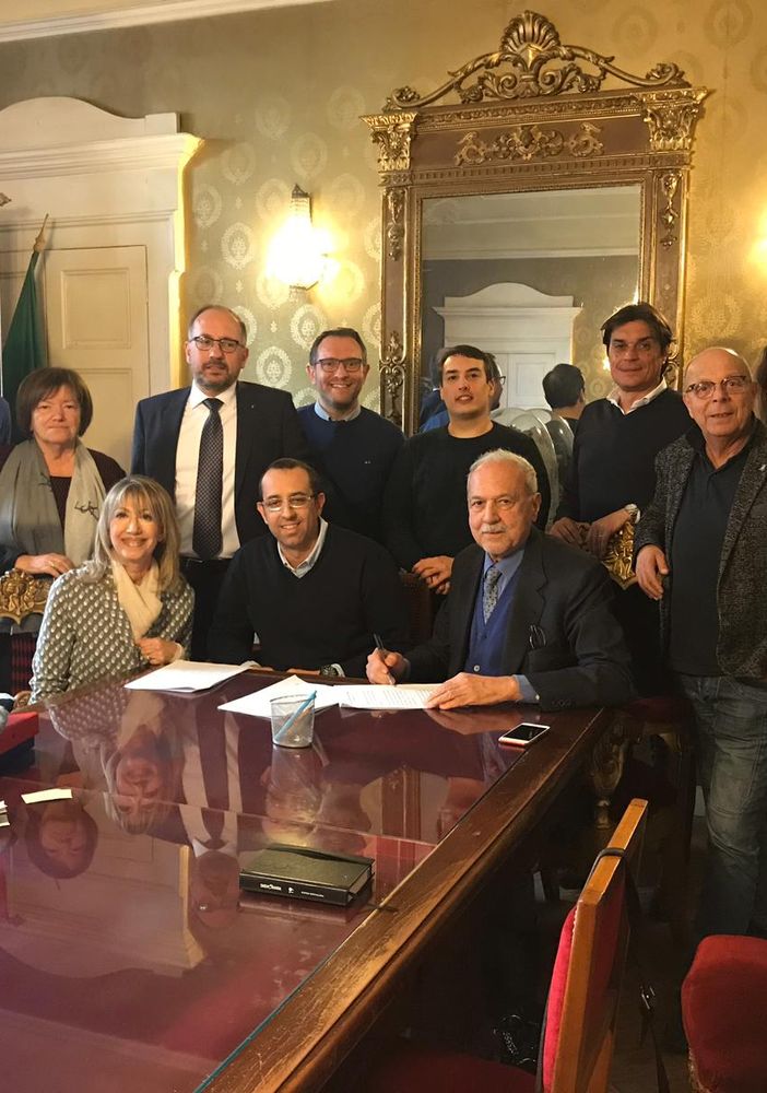 Asti: in via Aliberti decollano storie da tappeto volante