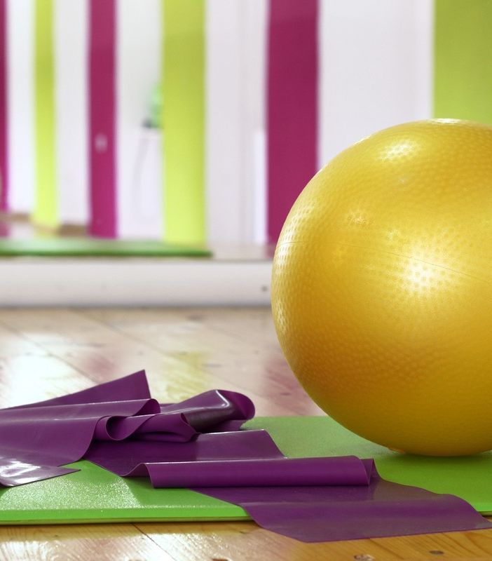 palla e tappetino in palestra