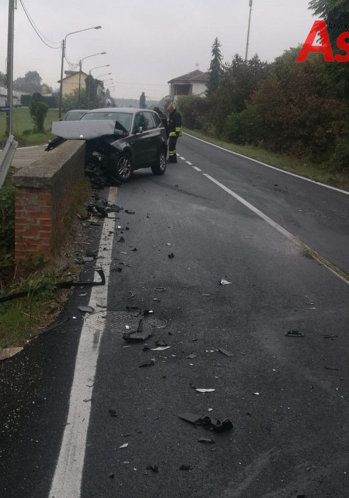 Asti: frontale a Sessant. Una donna ferita trasportata in ospedale in codice rosso