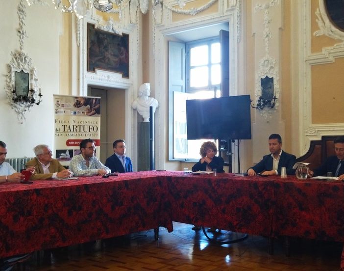 Un momento dell'incontro di questa mattina in municipio a San Damiano
