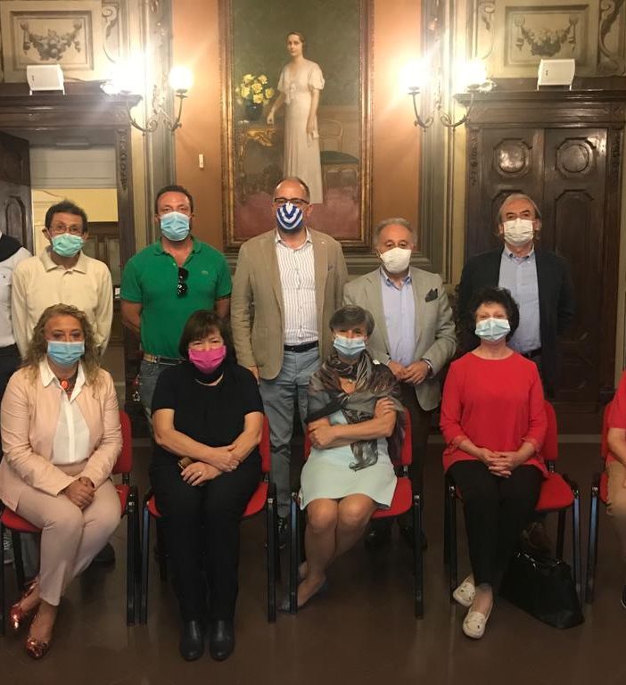 Rendere autonome le Rsa nell'eseguire i tamponi e corsi di formazione per operatori