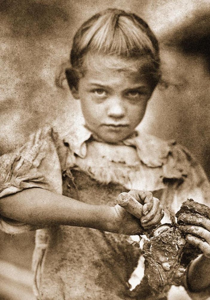Infanzia rubata: gli scatti del fotografo americano Hine approdano in una mostra astigiana