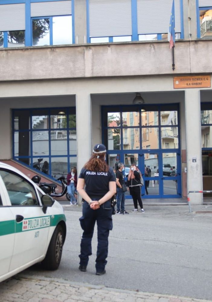 Il sindacato Unsic: “Una follia riaprire ora le scuole superiori, lo dicono i numeri”