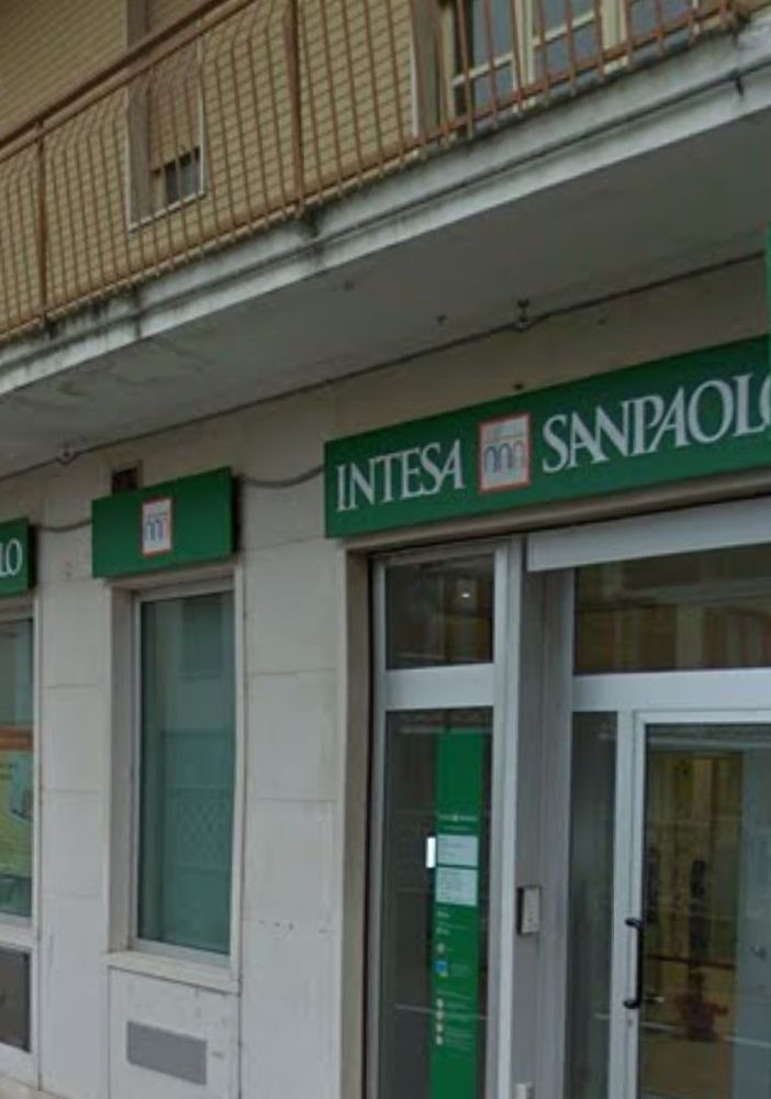 A Valfenera chiude lo sportello di Intesa San Paolo. I correntisti non avrebbero ricevuto comunicazione