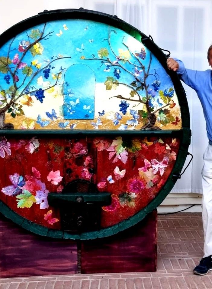 Ultimi giorni ad Asti per ammirare la botte gigante dell'artista Ezio Ferraris