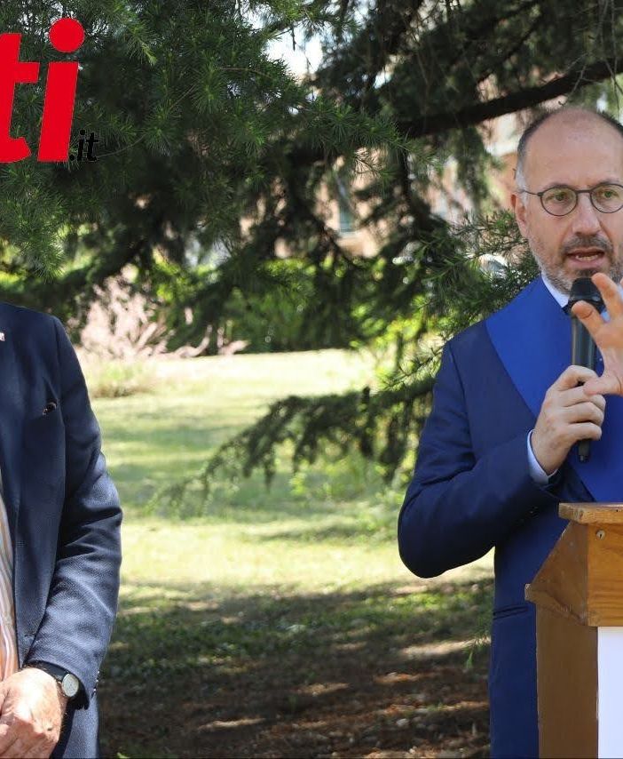 Il sindaco di Asti Maurizio Rasero insieme al presidente dell'associazione Italia Israele Luigi Florio durante le celebrazioni delle brigata ebraica il 25 aprile scorso Il sindaco di Asti Maurizio Rasero insieme al presidente dell'associazione Italia Israele Luigi Florio durante le celebrazioni delle brigata ebraica il 25 aprile scorso
