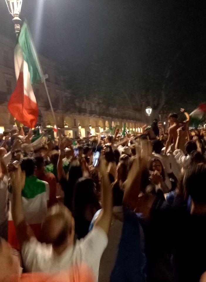 Festeggiamenti ad Asti dopo la vittoria della Nazionale (MerfePhoto)