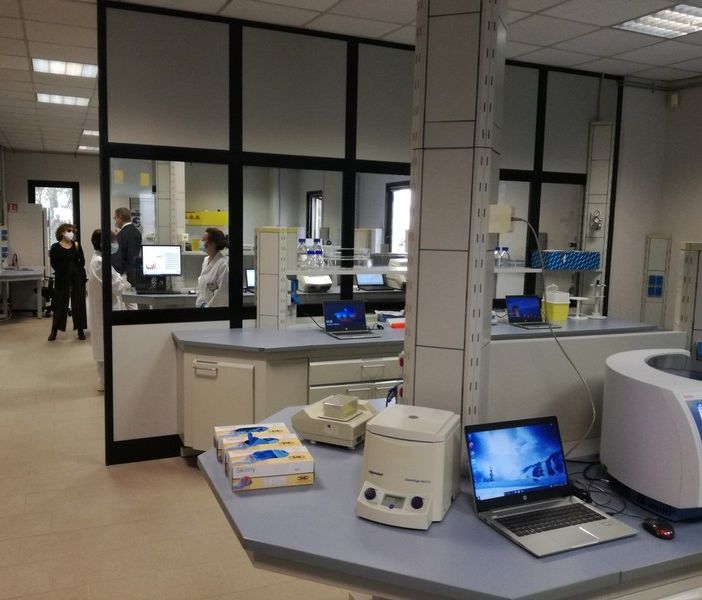 La Loggia, nuovo alleato contro il Covid: al laboratorio Arpa fino a mille tamponi al giorno (VIDEO)