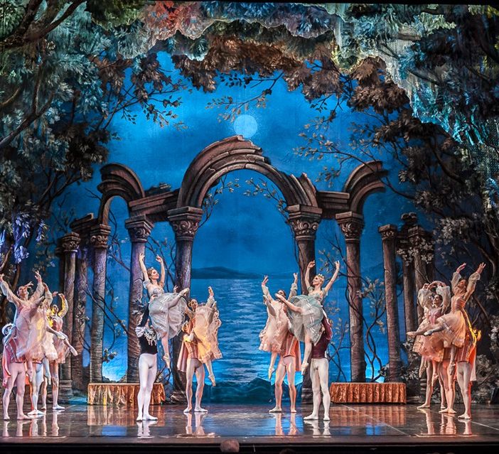 Al Teatro Alfieri di Asti &quot;Il lago dei cigni&quot; con il Balletto di Mosca