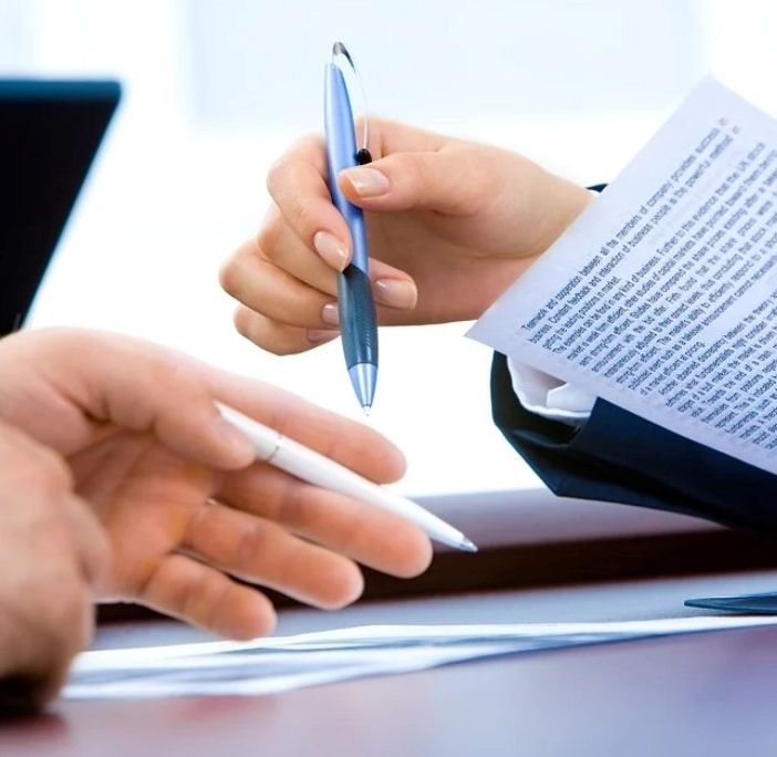 Concorsi: possibilità di lavoro alla Provincia di Asti e all'Asl At. Per entrambi scadenza il 7 marzo