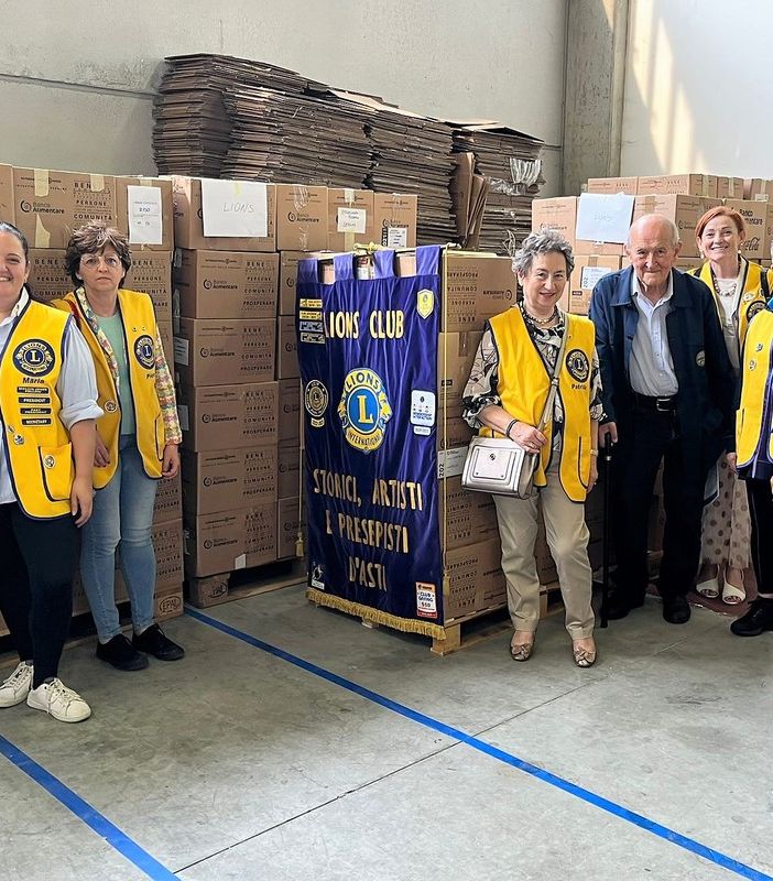 Straordinario successo per il service Lions &quot;Una spesa da... Leoni&quot;