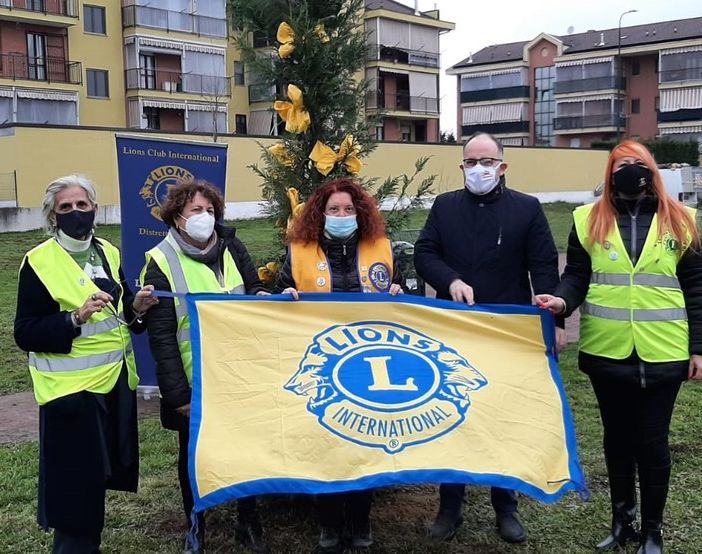 Gruppo del Lions Club Alfieri Asti con il sindaco Rasero per iniziative 8 marzo