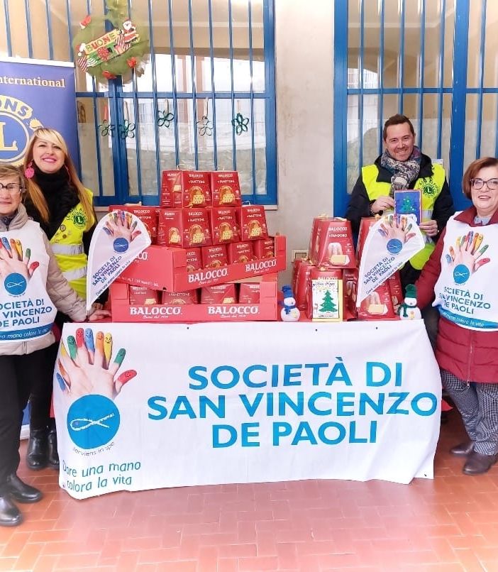 Il Lions Club Asti Alfieri e la San Vincenzo de Paoli anticipano il Natale