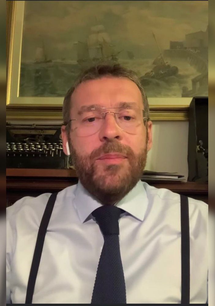 Lovisolo durante il video su facebook