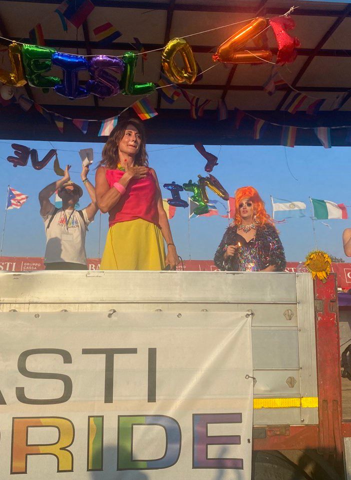 Vladimir Luxuria sul palco del Pride 2022