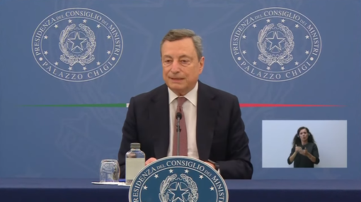 Il premier Draghi durante la conferenza stampa