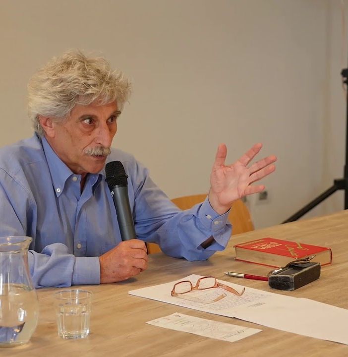 Marco Scavino, durante una lezione