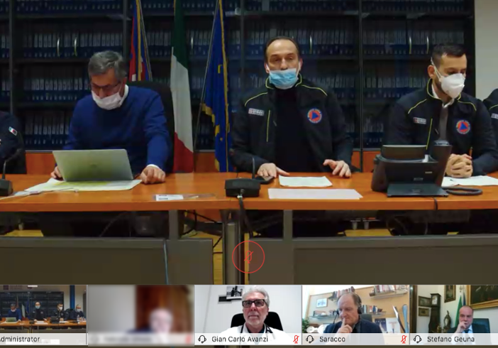 Mascherine, il Piemonte fa da sé: &quot;Il materiale prodotto e donato verrà certificato da Università e Politecnico&quot;