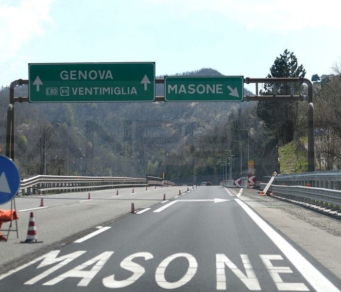 &quot;I pedaggi sul tratto alpino della Torino-Savona e nel tratto dell'Autostrada dei Fiori che da Genova scende verso Savona, siano gratuiti a luglio e agosto&quot;. Lo chiede l'Uncem