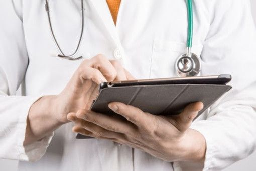 Sanità, in Piemonte l'esodo verso il privato: “Persi 331 medici, più della metà sono donne”
