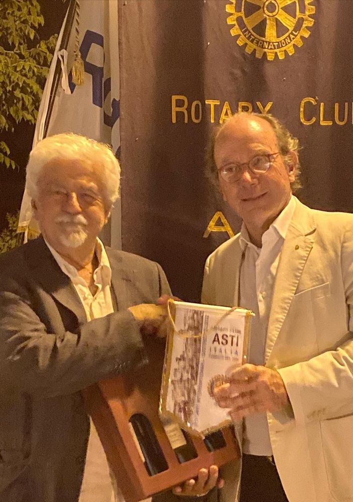 Sergio Miravalle al Rotary ripercorre i primi 10 anni della rivista &quot;Astigiani&quot;