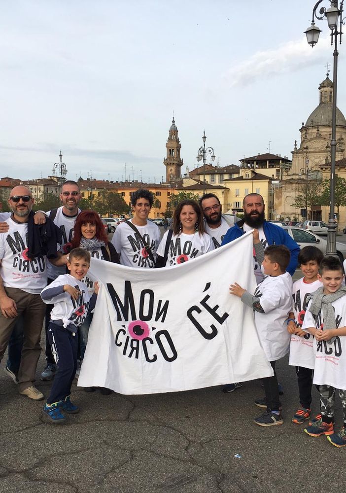 Un gruppo di fans di Mon Circo al Fantasy Festival di Casale