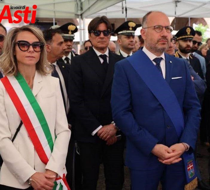 Il sindaco (qui con la fascia da presidente della Provincia) Maurizio Rasero e l'assessore ai lavori pubblici Stefania Morra