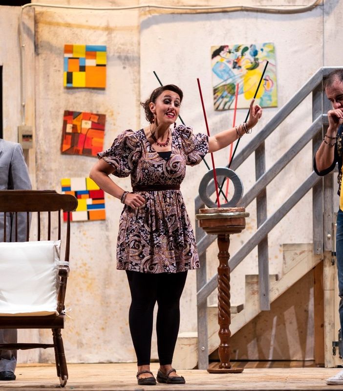 Sabato 18 febbraio 2023 al Foro Boario di Nizza Monferrato ultimo appuntamento della rassegna “Teatro al Foro” con “Black Comedy”.