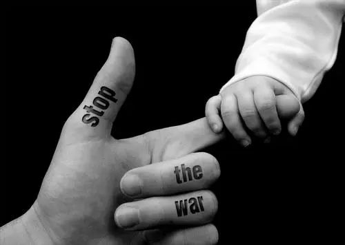 Raccolta firme per il referendum che &quot;ripudia la guerra&quot; con l'associazione Libera Italia