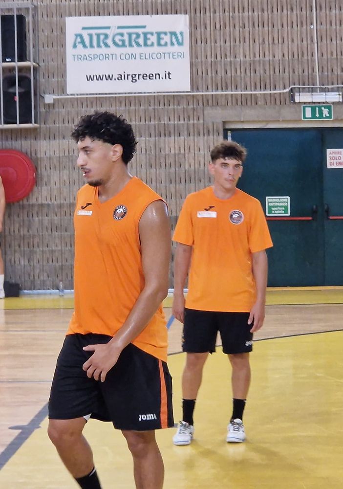 Calcio a 5, incontro di preparazione tra gli Orange e l'Elledi