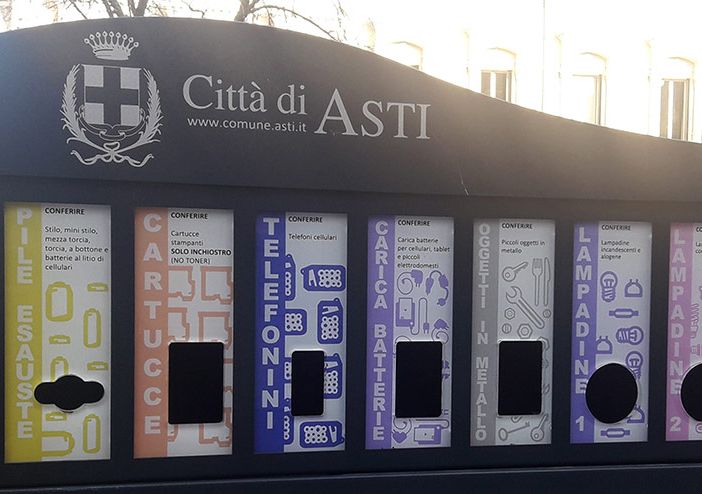 Dove butto il toner o la lampadina? Rinnovata ad Asti la concessione per i minipunti ecologici urbani