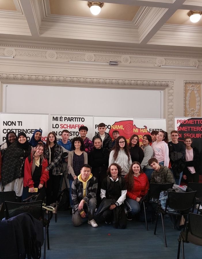 La voce ....Delle scuole: all’Istituto Alfieri di Asti arriva la mostra SOS Donna