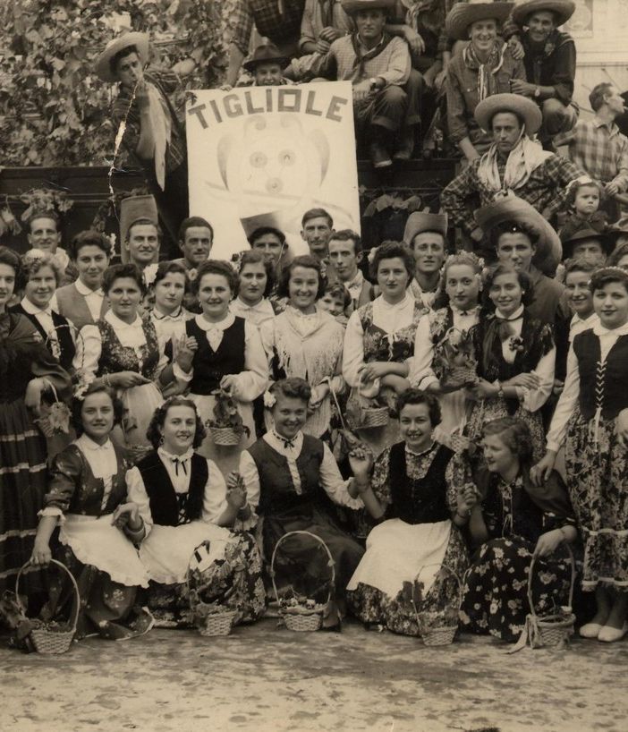 Tigliole alla Festa dell'Uva di San Damiano, una delle foto storiche ospitate sulla piattaforma