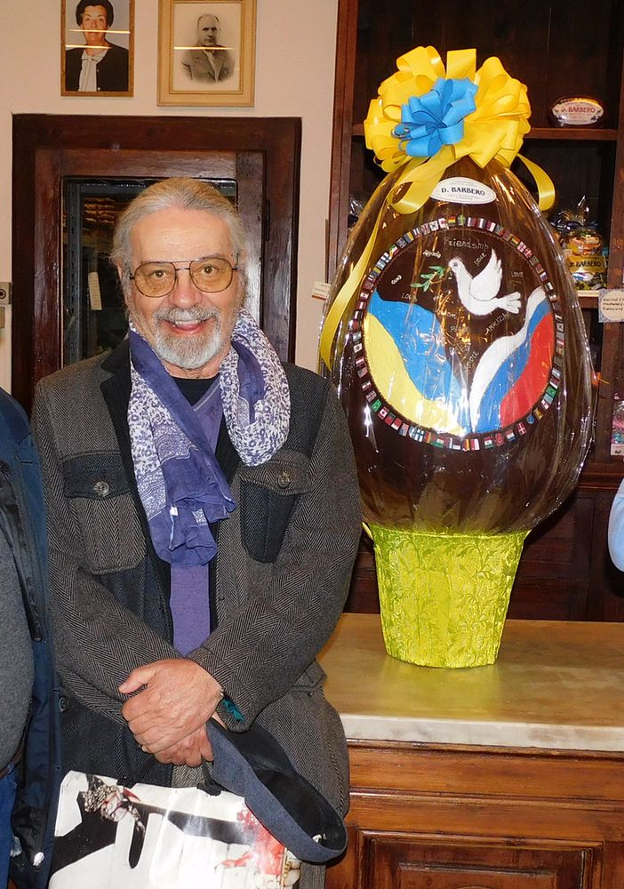 Paolo Fresu con l'uovo gigante