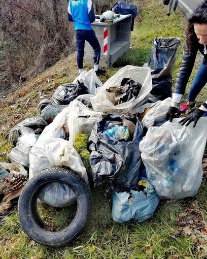 Un'immagine di una raccolta dell'associazione nel periodo pre-Covid