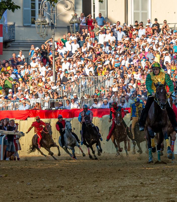 Chi spodesterà San Lazzaro dall'olimpo del Palio (e ci riuscirà)? Cavalli e fantini al canapo