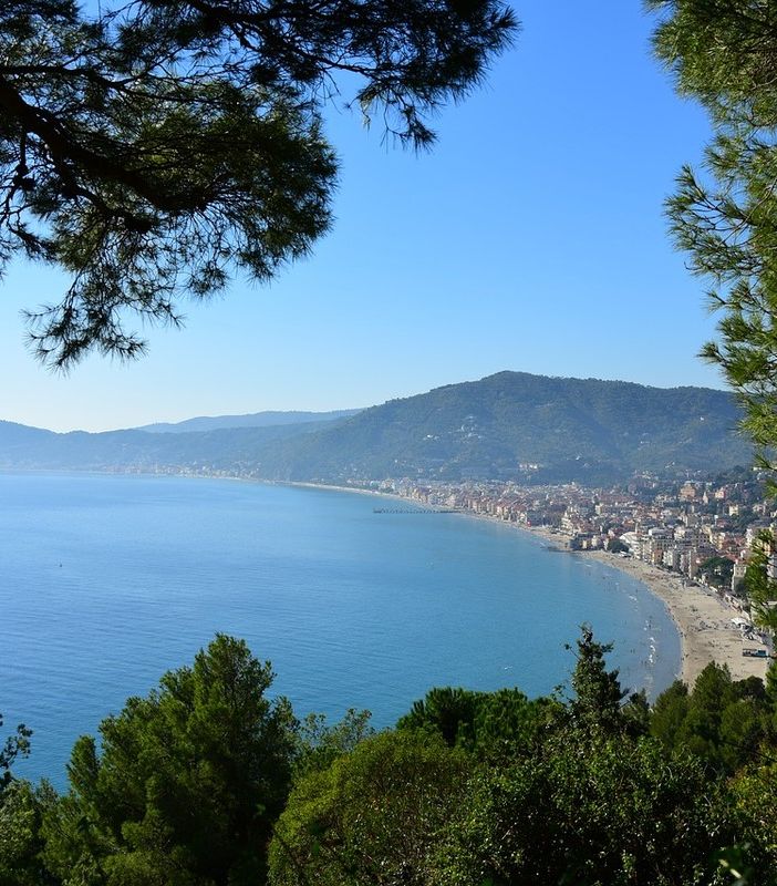 Alassio, la Città degli Innamorati, &quot;sboccia&quot; per San Valentino