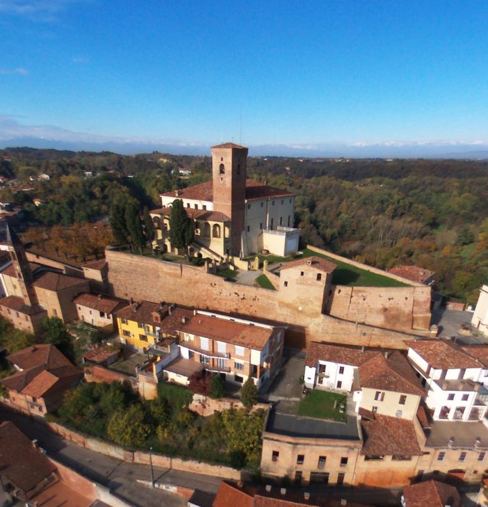 A Cisterna d'Asti si raccolgono firme contro la costruzione di un'antenna Wind in località Pransuè