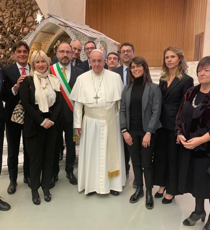 &quot;Grazie per avermi portato la bagna cauda&quot;. Papa Francesco ringrazia le istituzioni astigiane, ricevute oggi a Roma (FOTO E VIDEO)