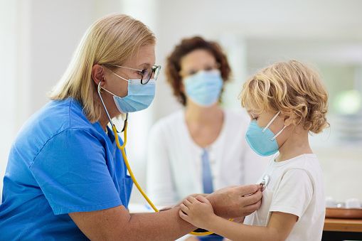 Dopo il pensionamento della pediatra Anna Aprato, le amministrazioni di Villanova, Cellarengo, Dusino, San Paolo Solbrito e Valfenera, chiedono la sostituzione urgente