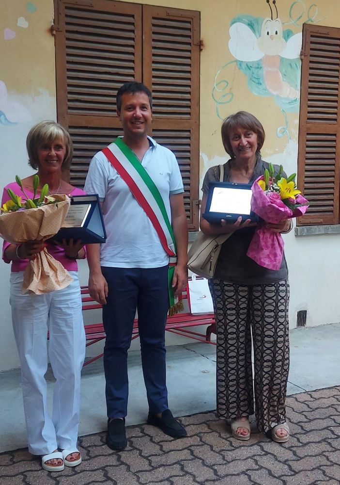 Due storiche figure della scuola paritaria di San Damiano vanno in pensione. Il riconoscimento dell'Amministrazione comunale