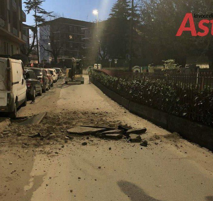 Asti: momenti di tensione in via Sant'Anna, in seguito a una forte esplosione