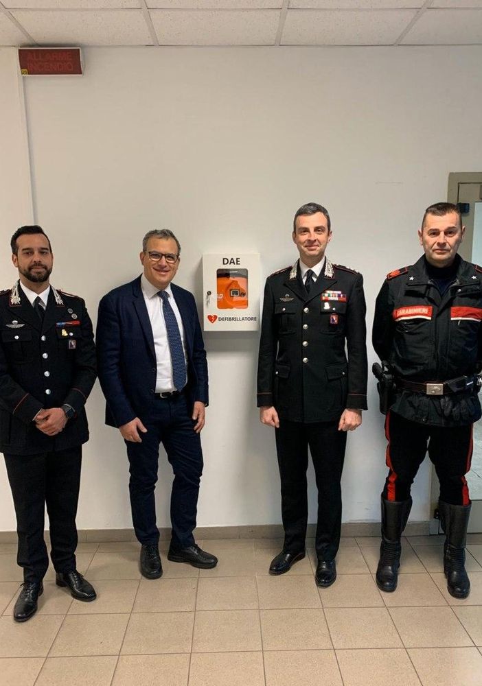 Donato un nuovo defibrillatore ai Carabinieri di Asti