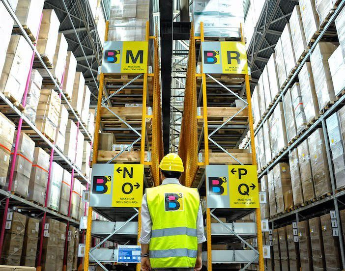 Mercoledì 210 lumini accesi davanti alla BCube di Villanova e Casale: sono i simboli della morte di 210 posti di lavoro