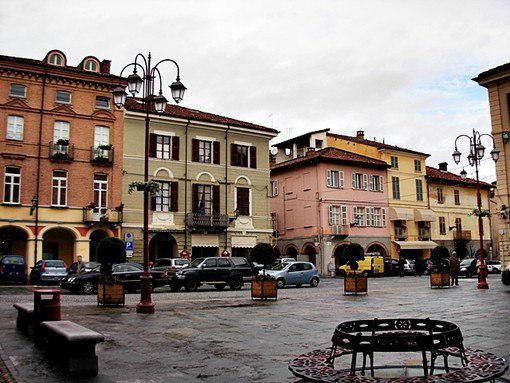 San Damiano torna a vivere dopo il Covid. Piacciono gli AperiToiu e cresce l'attesa per lo Street Food