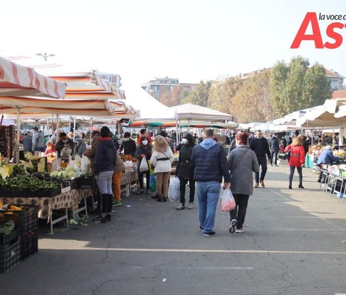 Da domani il mercato di Asti 'chiuderà' alle 19. Presenze domenicali confermate per il 13 e il 20 dicembre